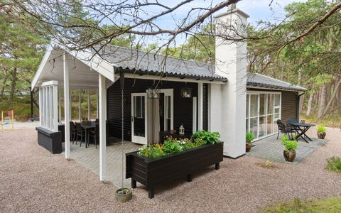 Elsia - 280M from the Sea: Meubles, Design Intérieur, Sol, Bois, Sol, Plafond, Parquet, Chaise, Table, Éclairage