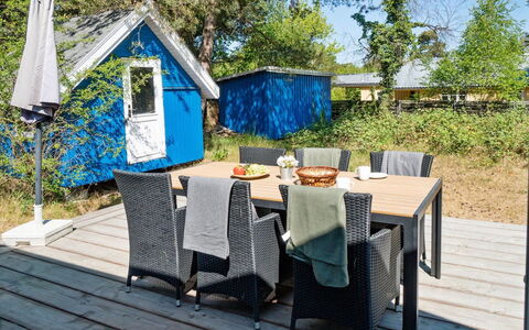 Ilmari - 150M from the Sea: Domicile, Toit, Maison, Chalet, Biens, Porte, Porche, Siding, Ferme, Ombre