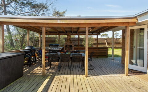 Frederikka - 75M from the Sea: Meubles, Design Intérieur, Sol, Bois, Sol, Plafond, Parquet, Chaise, Table, Éclairage