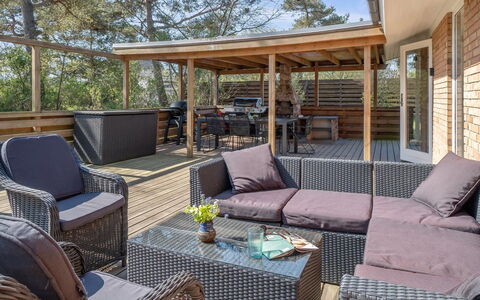 Frederikka - 75M from the Sea: Meubles, Design Intérieur, Sol, Bois, Sol, Plafond, Parquet, Chaise, Table, Éclairage