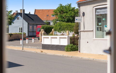 Dagne - 400M from the Sea: Bâtiment, Surface De La Route, Maison, Zone Résidentielle, Domicile, Ville, Façade, Quartier, Architecture, Arbuste