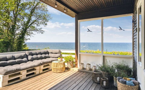 Yasha - 200M from the Sea: Bois, Toit, Architecture, Domicile, Maison, Chalet, Siding, Dur, Pente, Biens