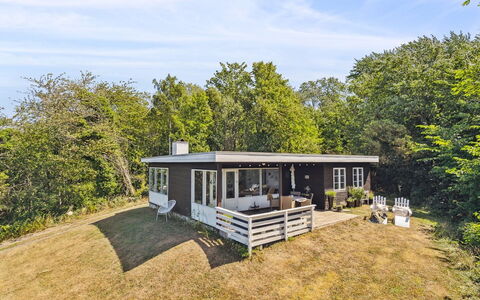 Yasha - 200M from the Sea: Bois, Toit, Architecture, Domicile, Maison, Chalet, Siding, Dur, Pente, Biens