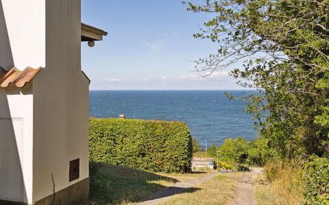 Yasha - 200M from the Sea: Bois, Toit, Architecture, Domicile, Maison, Chalet, Siding, Dur, Pente, Biens