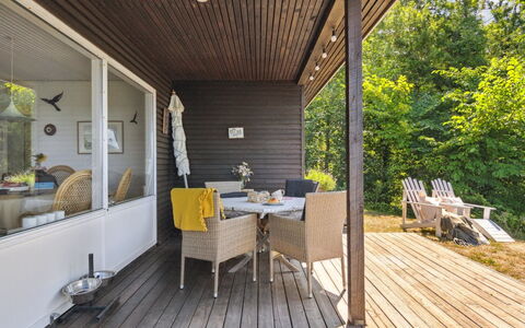 Yasha - 200M from the Sea: Bois, Toit, Architecture, Domicile, Maison, Chalet, Siding, Dur, Pente, Biens