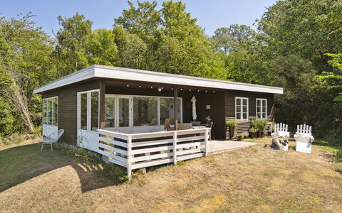 Yasha - 200M from the Sea: Bois, Toit, Architecture, Domicile, Maison, Chalet, Siding, Dur, Pente, Biens