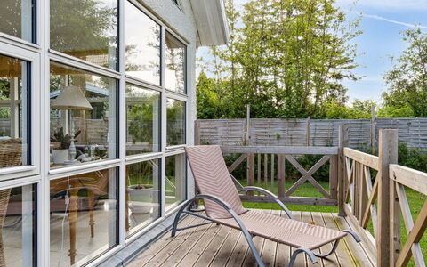 Meinolf - 200M from the Sea: Bois, Porche, Meubles, Domicile, Porte, Plate-Forme, Chaise, Chalet, Dur, Mobilier De Jardin