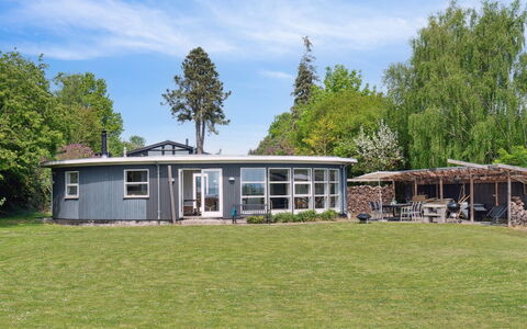 Vemund - 100M to the Fjord: Maison, Domicile, Toit, Chalet, Biens, Aménagement Paysager, Batiments Jardin, Siding, Ferme