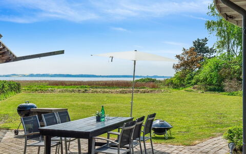 Vemund - 100M to the Fjord: Maison, Domicile, Toit, Chalet, Biens, Aménagement Paysager, Batiments Jardin, Siding, Ferme
