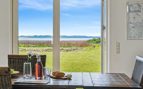Vemund - 100M to the Fjord: Toit, Maison, Lot Terre, Domicile, Chalet, Biens, Batiments Jardin, Ombre, Cabane En Rondins, Aménagement Paysager