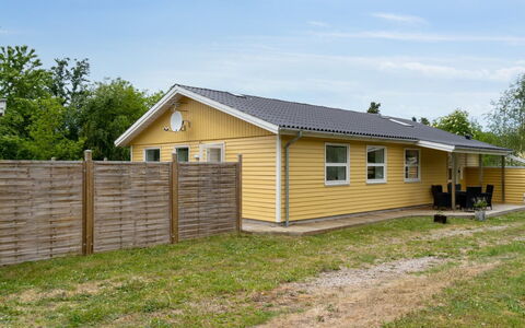 Barth - 950M from the Sea: Toit, Domicile, Porte, Chalet, Ombre, Siding, Cour, Biens, Arrière-Cour