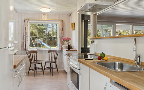 Fenja - 1.2Km from the Sea: Design Intérieur, Plafond, Appartement, Sol, Meubles, Sol, Pièce, Éclairage, Domicile, Canapé