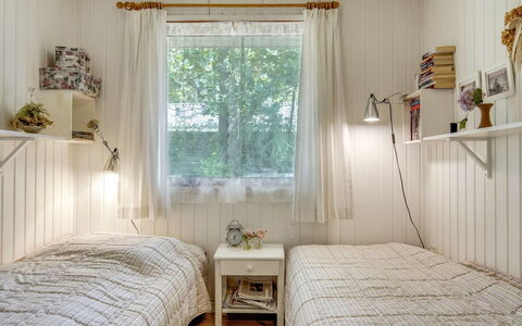 Naili - 750M from the Sea: Lit, Design Intérieur, Chambre, Meubles, Literie, Bois, Drap De Lit, Sol, Linge, Textile