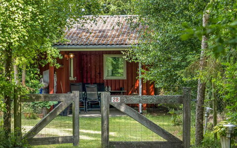 Naili - 750M from the Sea: Bois, Chalet, Maison, Zone Rurale, Batiments Jardin, Cabane En Rondins, Cabanon, Jardin, Ombre, Des Bois