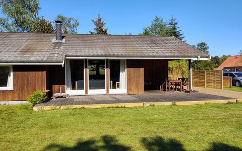 Aase - 950M from the Sea: Meubles, Design Intérieur, Sol, Bois, Sol, Plafond, Parquet, Chaise, Table, Éclairage
