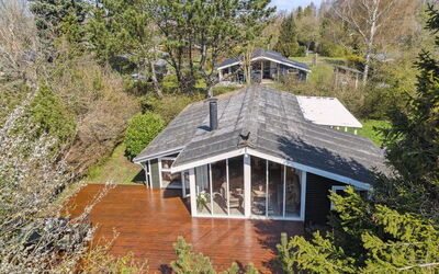 Gisella - 200M from the Sea