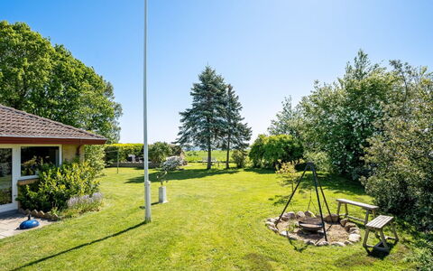 Maleen - 150M to the Fjord: Toit, Maison, Lot Terre, Domicile, Chalet, Biens, Batiments Jardin, Ombre, Cabane En Rondins, Aménagement Paysager