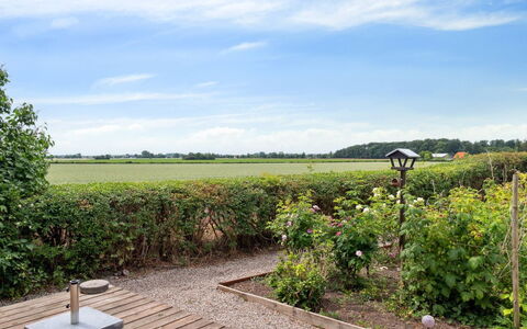 Finja - 6Km from the Sea: Toit, Maison, Domicile, Chalet, Siding, Biens, Allée, Batiments Jardin, Cour, Cabanon