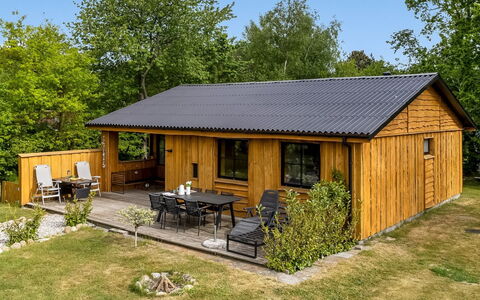 Zekine - 700M from the Sea: Toit, Maison, Domicile, Chalet, Siding, Biens, Allée, Batiments Jardin, Cour, Cabanon