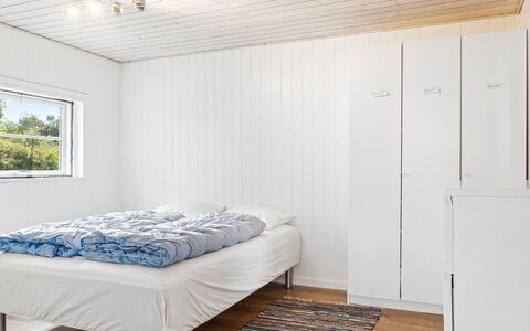 Sakulfuer - 390M from the Sea: Bois, Sol, Sol, Design Intérieur, Plafond, Parquet, Chambre, Pièce, Planche, Lit