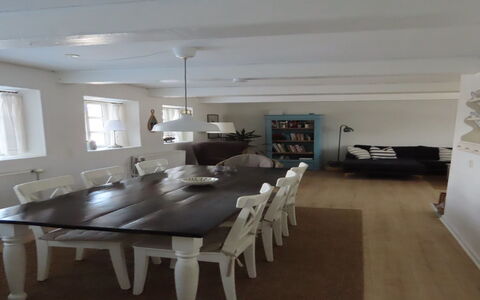 Ilkka - 220M from the Sea: Meubles, Design Intérieur, Sol, Bois, Sol, Table, Plafond, Chaise, Table Cuisine Et Salle A Manger, Salle À Manger
