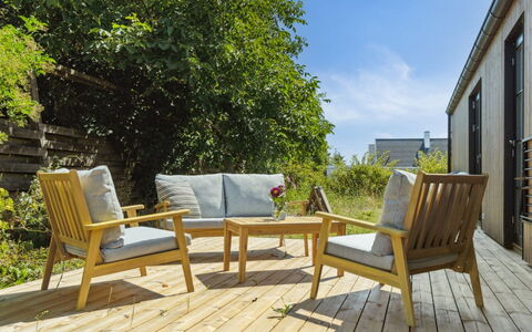 Ottmar - 150M from the Sea: Toit, Maison, Domicile, Chalet, Siding, Biens, Allée, Batiments Jardin, Cour, Cabanon