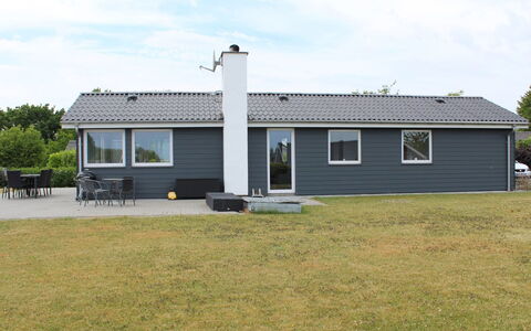 Jannik - 300M from the Sea: Maison, Toit, Domicile, Chalet, Biens, Ferme, Villa, Porche, Siding