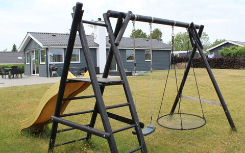 Jannik - 300M from the Sea: Maison, Toit, Domicile, Chalet, Biens, Ferme, Villa, Porche, Siding