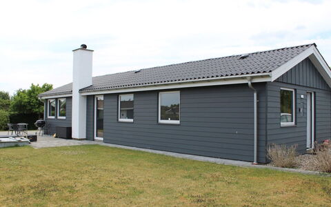 Jannik - 300M from the Sea: Herbe, Prairie, Paysage, Écorégion, Plaine, Communauté Des Plantes, Lot Terre, Mobilier De Jardin, Prairie, Formations Arbustives