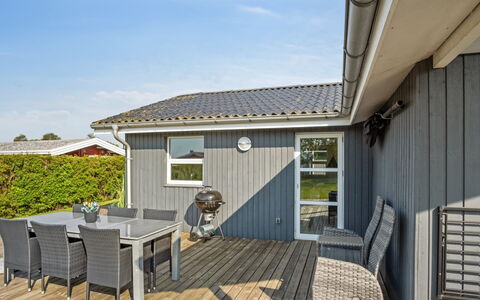Anella - 200M from the Sea: Meubles, Design Intérieur, Sol, Bois, Sol, Plafond, Parquet, Chaise, Table, Éclairage
