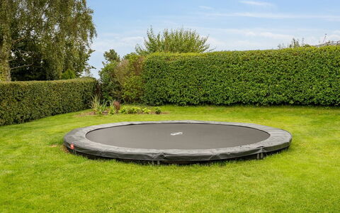 Hjalmsvider - 300M from the Sea: Trampolining - Materiel Et Fournitures, Trampoline, Loisir, Trampolining, Jardin, Pelouse, Ombre, Cour, Parc, Arrière-Cour