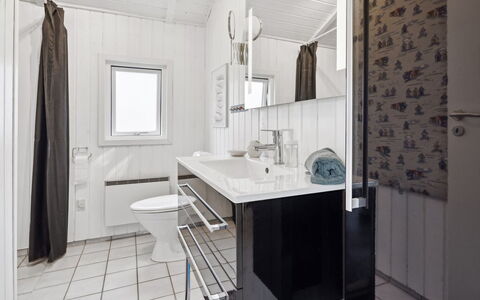 Hjalmsvider - 300M from the Sea: Luminaire Plomberie, Sol, Sol, Design Intérieur, Salle De Bains, Plafond, Évier, Plomberie, Robinet, Composite