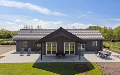 Ika - 450M from the Sea: Meubles, Design Intérieur, Sol, Bois, Sol, Plafond, Parquet, Chaise, Table, Éclairage