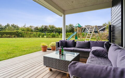 Amdi - 700M from the Sea: Herbe, Maison, Toit, Chalet, Domicile, Arbuste, Ferme, Lot Terre, Zone Rurale
