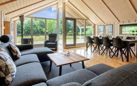 Sanna - 30Km from the Sea: Toit, Maison, Domicile, Chalet, Porte, Siding, Plate-Forme, Porche, Planche, Dur