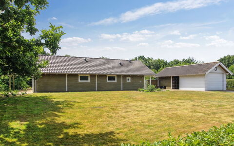 Sanna - 30Km from the Sea: Toit, Maison, Domicile, Chalet, Porte, Siding, Plate-Forme, Porche, Planche, Dur