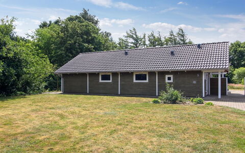 Sanna - 30Km from the Sea: Toit, Maison, Domicile, Chalet, Porte, Siding, Plate-Forme, Porche, Planche, Dur