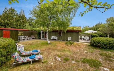 Sisko - 800M from the Sea