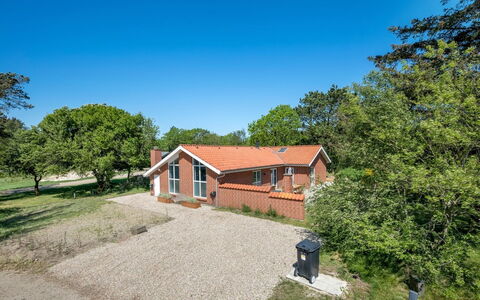 Anniesette - 1.5Km from the Sea: Bois, Tache De Bois, Planche, Dur, Chalet, Plate-Forme, Siding, Ombre, Parquet, Batiments Jardin
