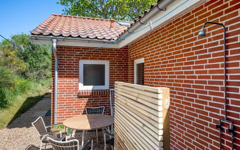 Anniesette - 1.5Km from the Sea: Meubles, Design Intérieur, Sol, Bois, Sol, Plafond, Parquet, Chaise, Table, Éclairage