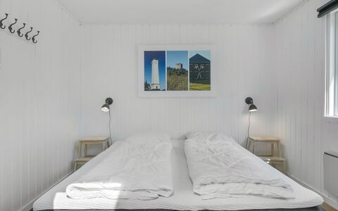 Eli - 1.5Km to the Fjord: Chambre, Sol, Sol, Lit, Literie, Drap De Lit, Cadre De Lit, Plafond, Planche, Oreiller