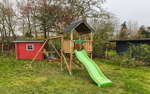Anu - 300M to the Fjord: Toit, Maison, Domicile, Chalet, Siding, Biens, Allée, Batiments Jardin, Cour, Cabanon