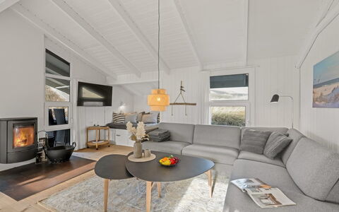 Flepko - 50M from the Sea: Bois, Sol, Design Intérieur, Plafond, Canapé, Sol, Salon, Domicile, Pièce