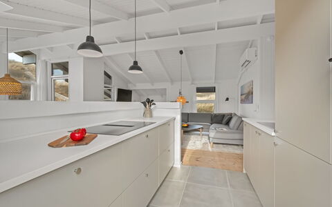 Flepko - 50M from the Sea: Cuisine, Sol, Comptoir, Bois, Design Intérieur, Plafond, Sol, Cabinetry, Meubles, Luminaire