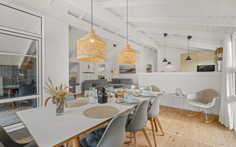 Flepko - 50M from the Sea: Design Intérieur, Sol, Meubles, Bois, Plafond, Luminaire, Sol, Cuisine, Table Cuisine Et Salle A Manger, Lustre