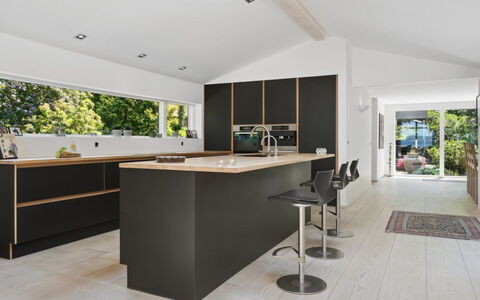 Kennet - 30M from the Sea: Design Intérieur, Cuisine, Meubles, Sol, Comptoir, Bois, Plafond, Luminaire, Sol, Éclairage