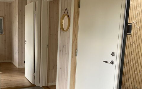 Anne - 150M from the Sea: Sol, Design Intérieur, Bois, Sol, Escaliers, Plafond, Tache De Bois, Parquet, Dur, Balustrade