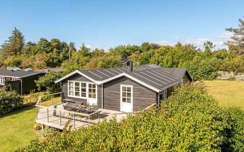 Engelbertine - 210M to the Fjord: Architecture, Toit, Domicile, Composite, Daylighting, Siding, Allée