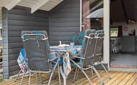 Myrte - 900M from the Sea: Meubles, Design Intérieur, Sol, Bois, Sol, Plafond, Parquet, Chaise, Table, Éclairage