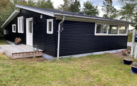 Bosi - 100M to the Fjord: Herbe, Vert, Maison, Chalet, Prairie, Zone Rurale, Écorégion, Paysage, Lot Terre, Arbuste